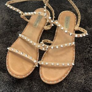 Steve Madden Travel Tan Studded Strappy Ankle Strap Gladiator Boho Sandals 8.5